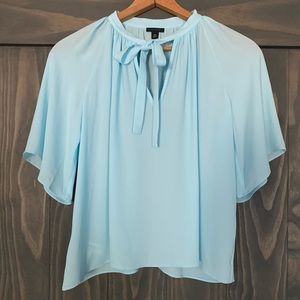 Ann Taylor Flutter Sleeve Top. XS